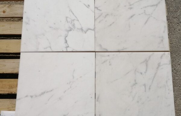 16,5 mq – Statuario cm 45,7 x 45,7 x 1