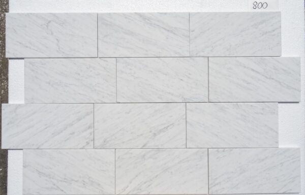 4,5 mq – Bianco Carrara cm 15 x 30,5 x 1
