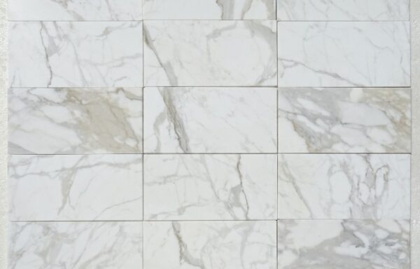 26 mq – Calacatta Gold cm 15 x 30,5 x 1