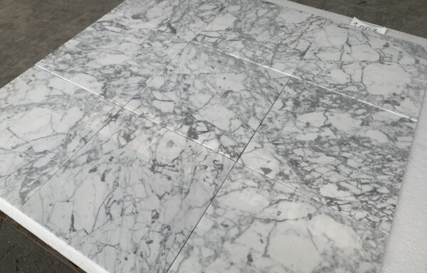 57,5 mq – Statuarietto cm 30, x 30,5 x 1 Rif.1007