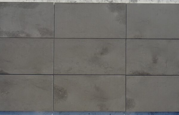 147,5 mq – Grigio Foussana cm 30,5 x 61 x 1 Rif.1029