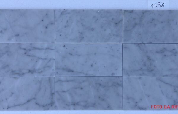 24,5 mq – Bianco Carrara cm 15 x 30,5 x 1 Rif.1036
